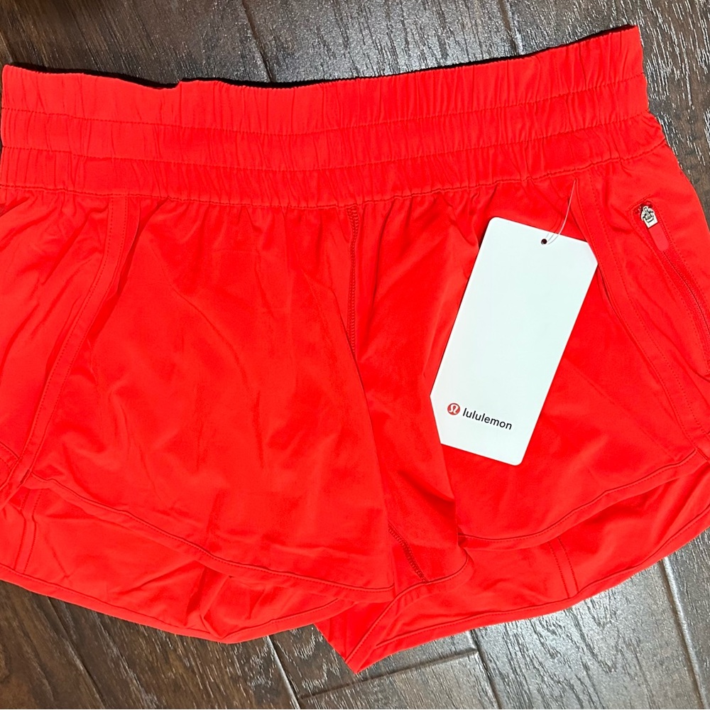 Lululemon tracker short lined 4” size 8 nwt